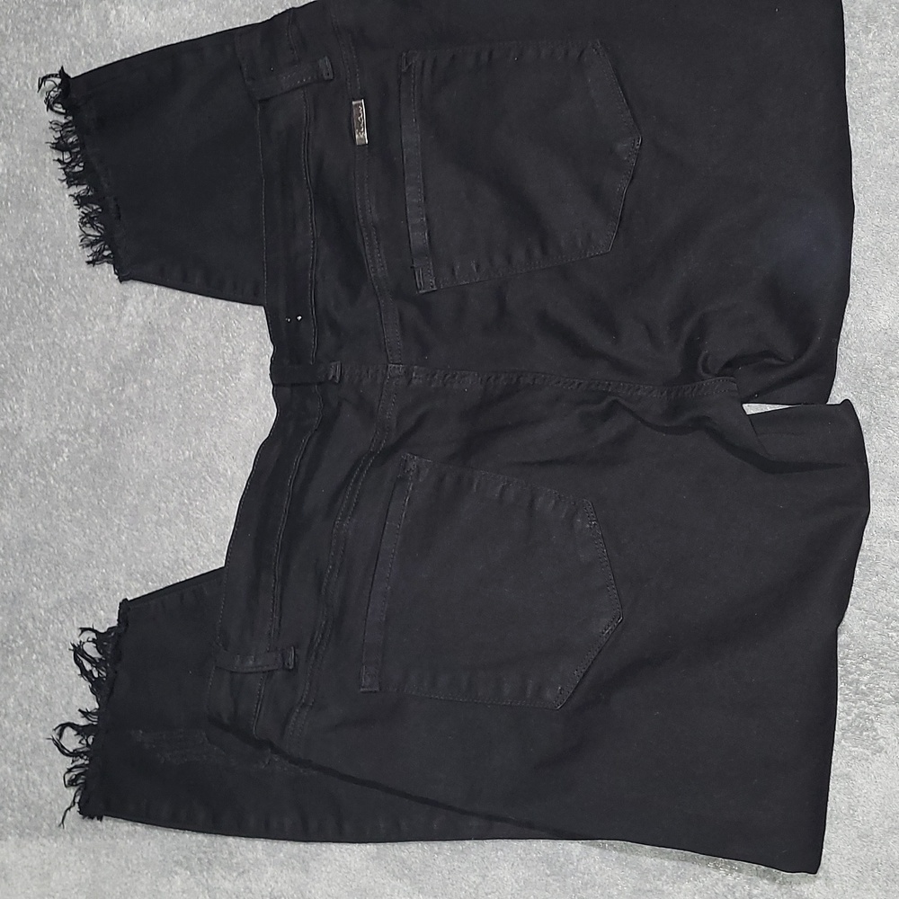 Jean Capri - Picture 5 of 9